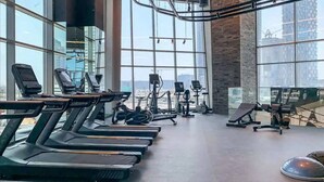 Fitness facility - Spacious 1Bedroom, Burj views, Infinity Pool & Jacuzzi (Dubai)