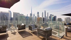 Terrace/patio - Spacious 1Bedroom, Burj views, Infinity Pool & Jacuzzi (Dubai)