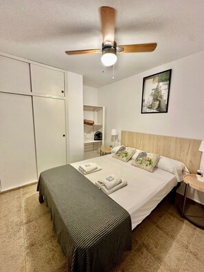 3 bedrooms, iron/ironing board, internet