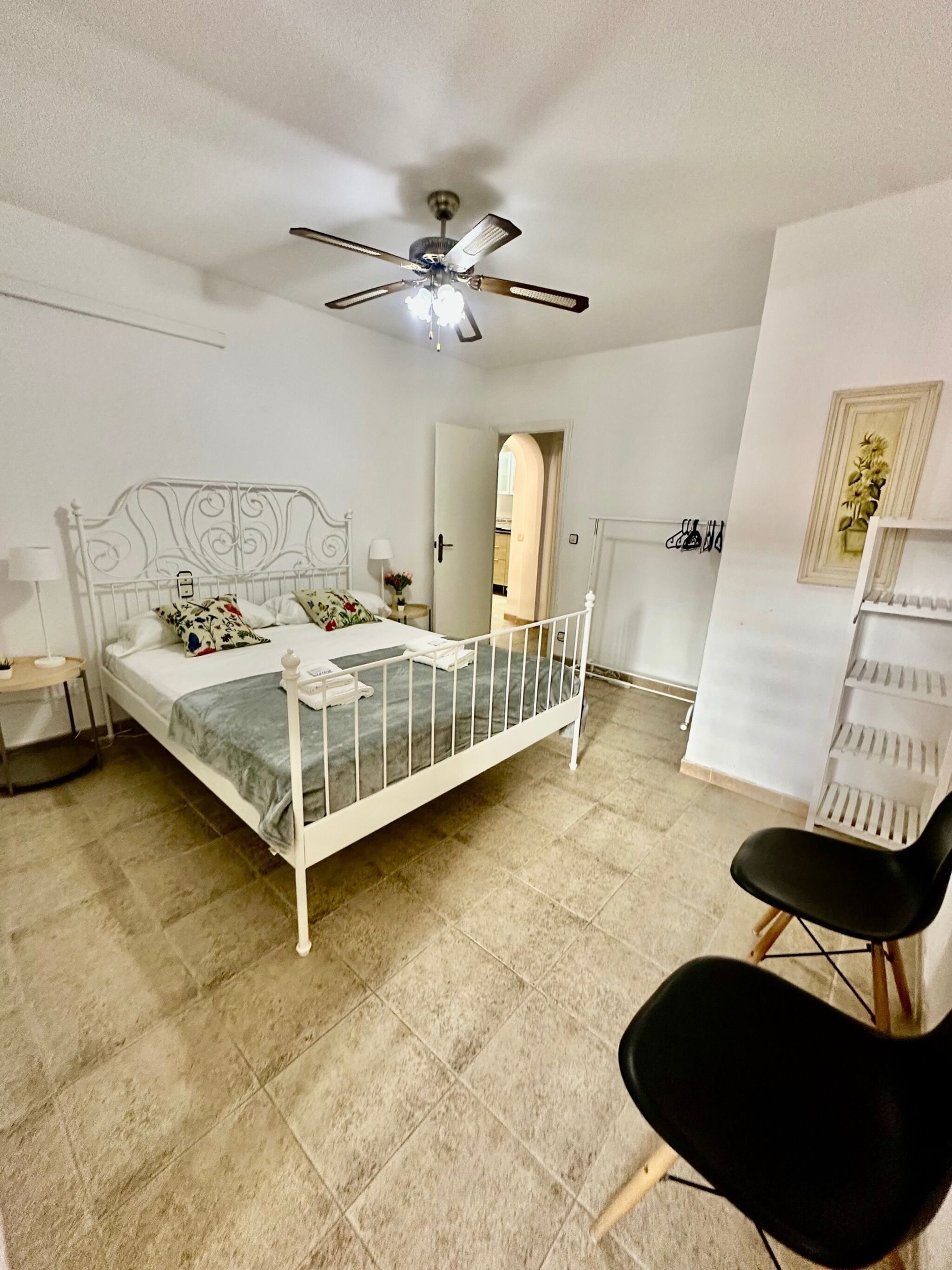 3 bedrooms, iron/ironing board, internet