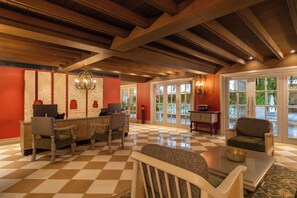 Sala de estar en el lobby