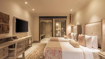 Chambre Premium avec lits jumeaux | Minibar, coffres-forts dans les chambres, bureau, rideaux occultants