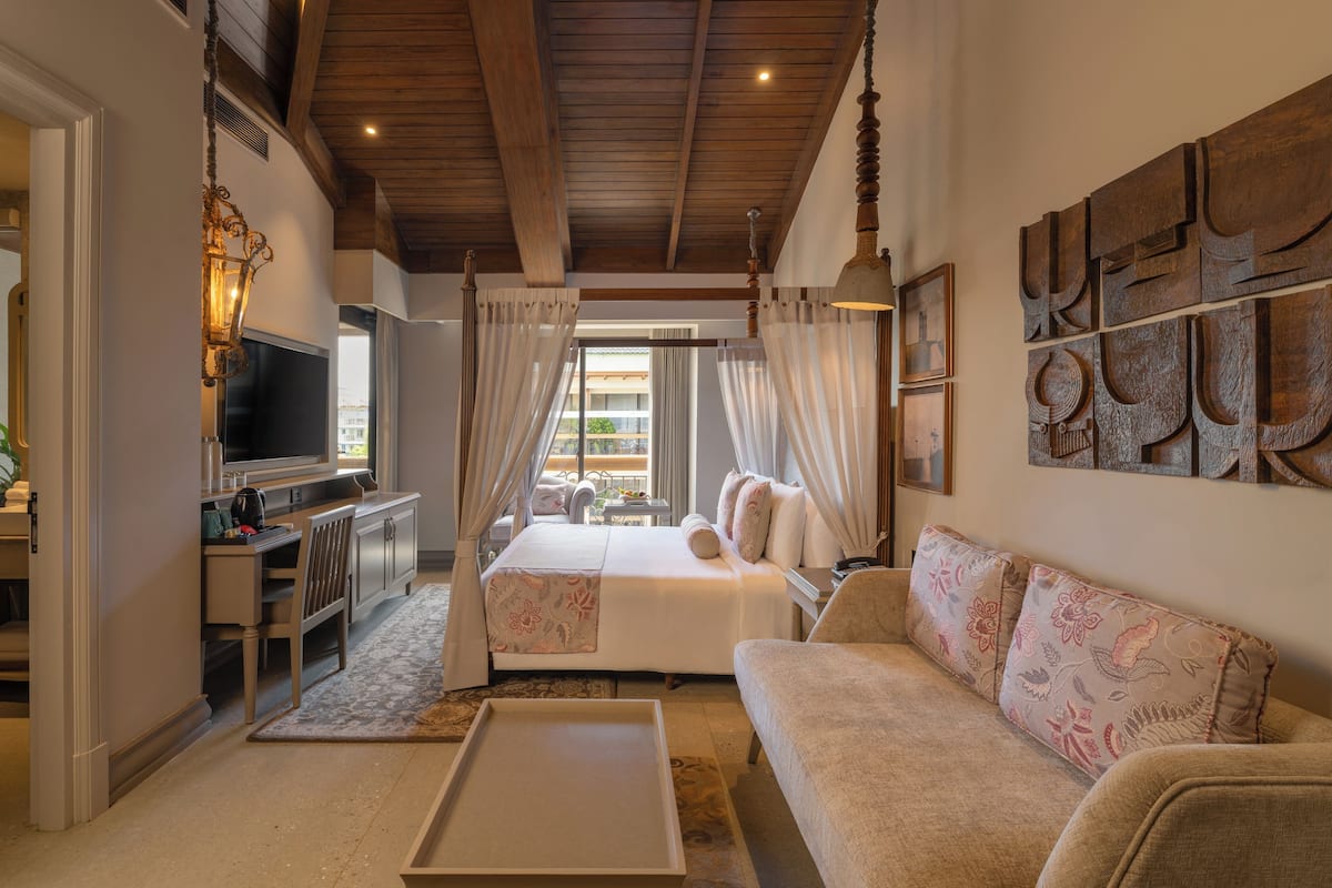 Quarto executivo, 1 cama King | 1 quarto, frigobar, cofres nos quartos, escrivaninha