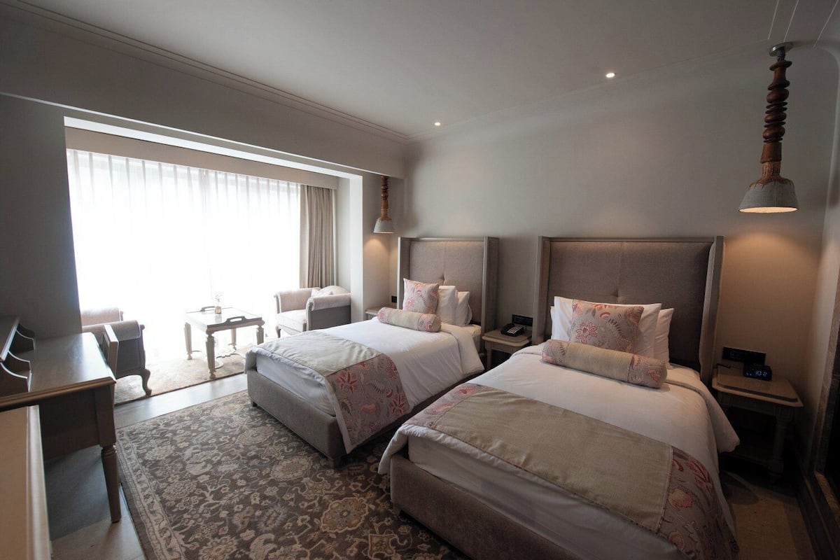Premium Twin Room | 1 bedroom, minibar, in-room safe, desk