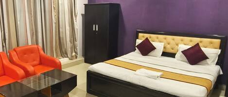 經典客房 | 書桌、免費無線上網、床單