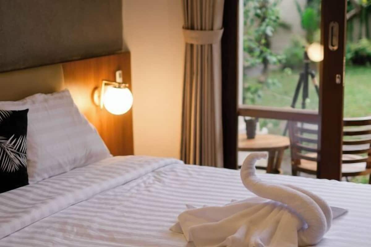 1 bedroom, desk, free WiFi, bed sheets