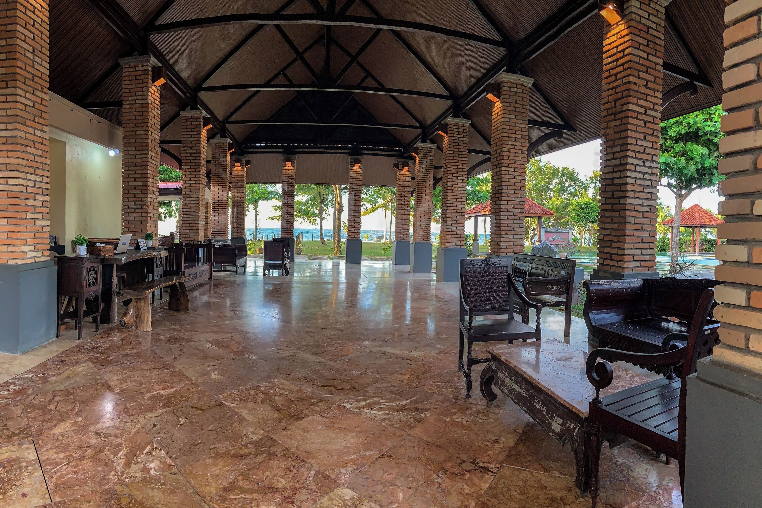 Daily local cuisine breakfast for a fee