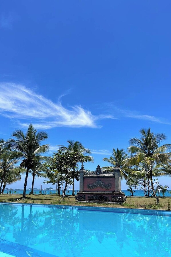 Indoor pool, outdoor pool