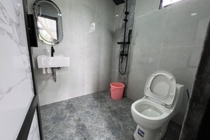 Bathroom - Fifa Cabin 3 By Fifa Grup (Dieng Kulon)
