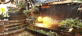 Karlie Inn