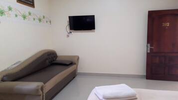 Deluxe Room | Minibar, free WiFi, bed sheets