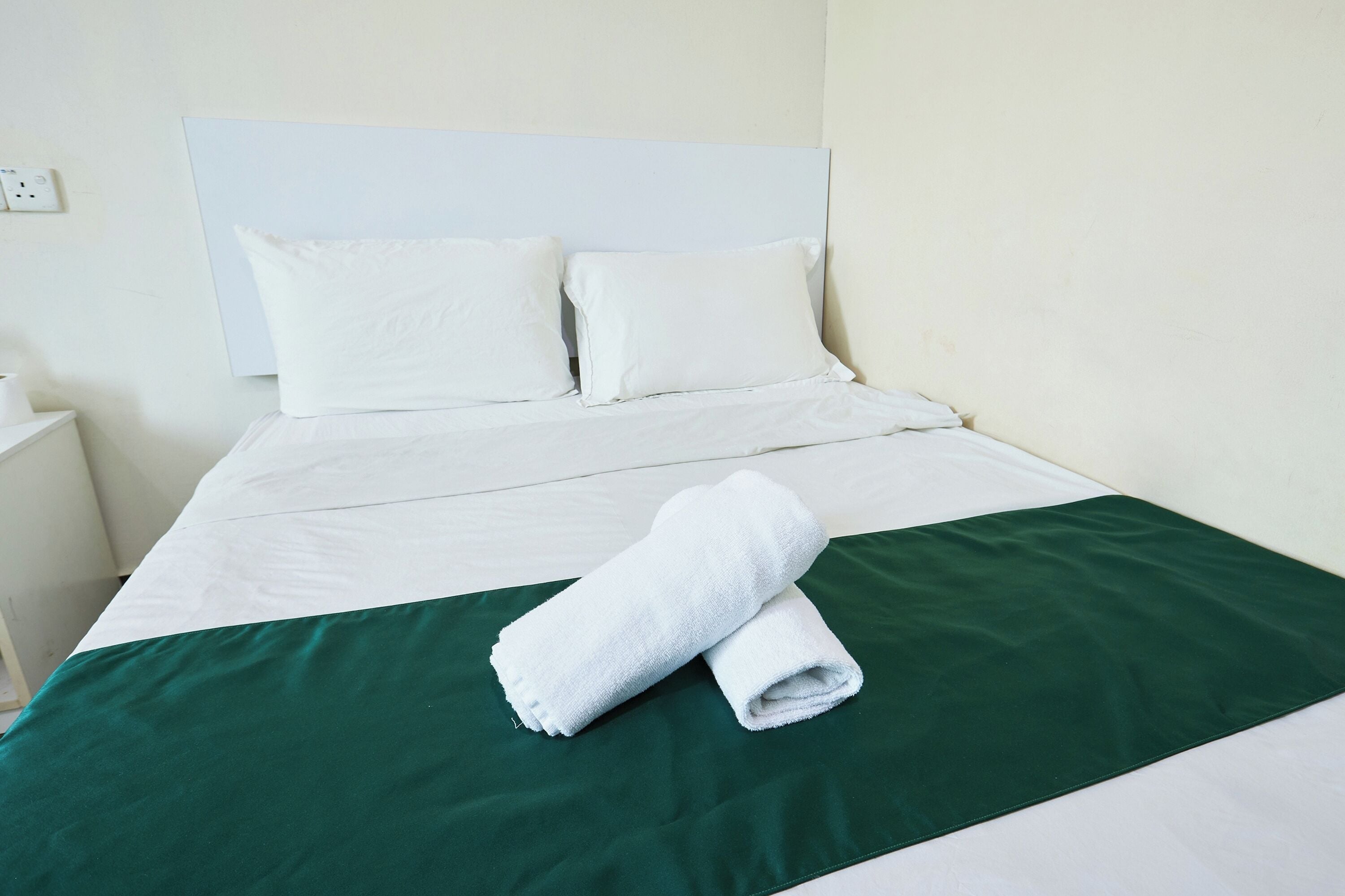 Free WiFi, bed sheets
