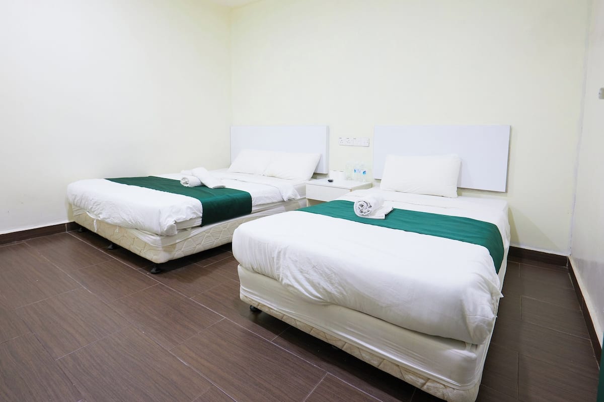 Chambre Triple, pas de fenêtre