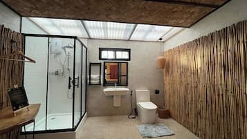Bruser, gratis toiletartikler, håndklæder, Sæbe