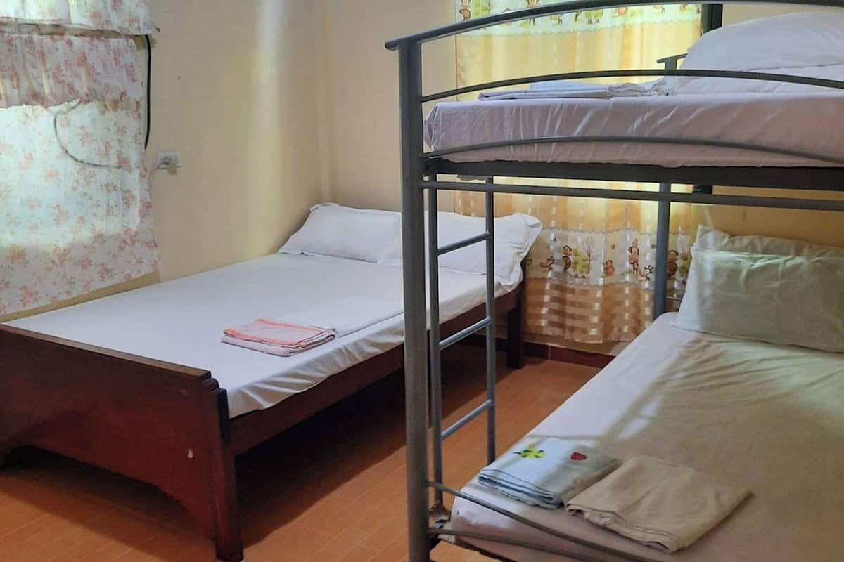 1 bedroom, desk, iron/ironing board, free WiFi