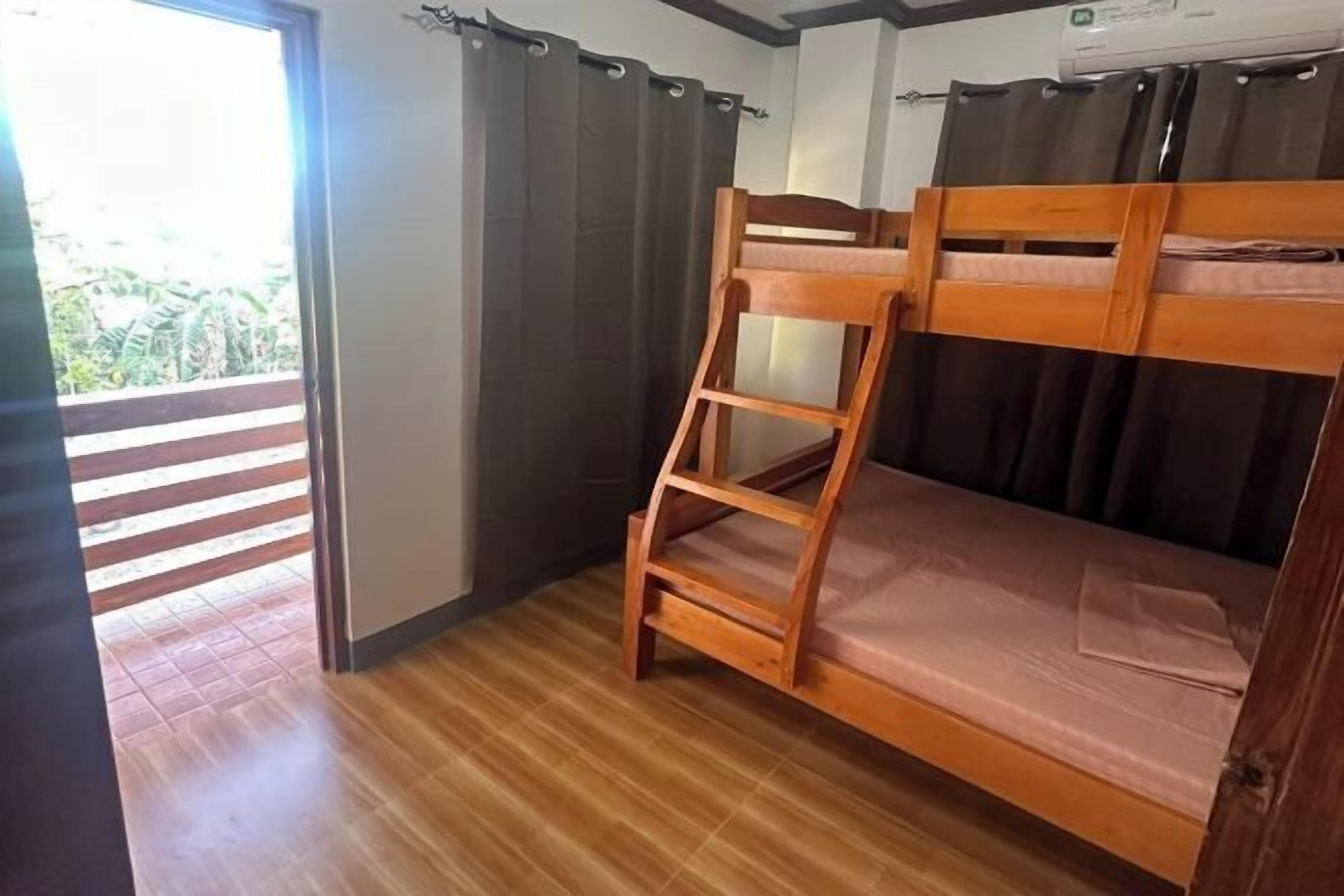 1 soverom, skrivebord, strykejern/-brett og wi-fi (inkludert)