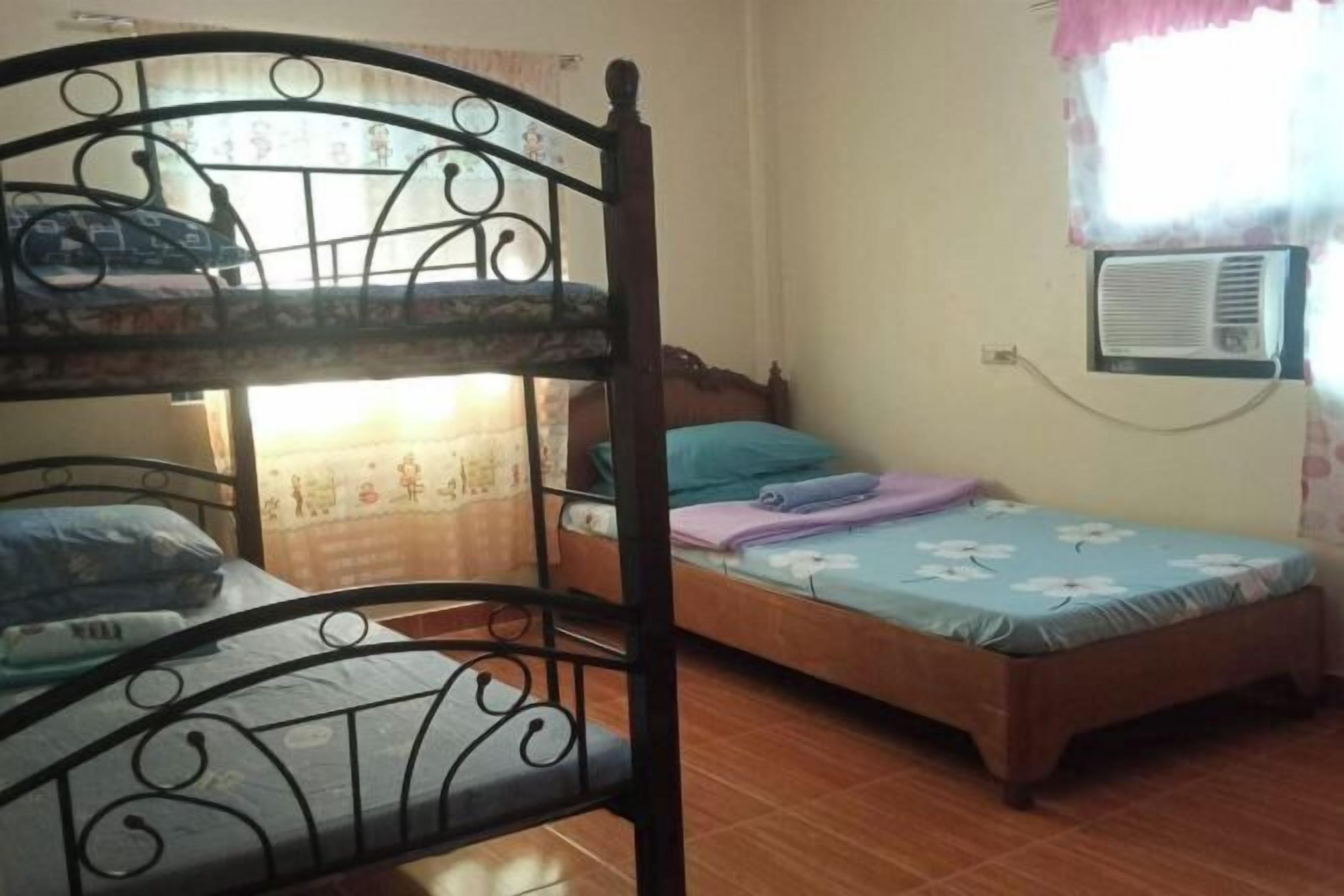 1 soverom, skrivebord, strykejern/-brett og wi-fi (inkludert)