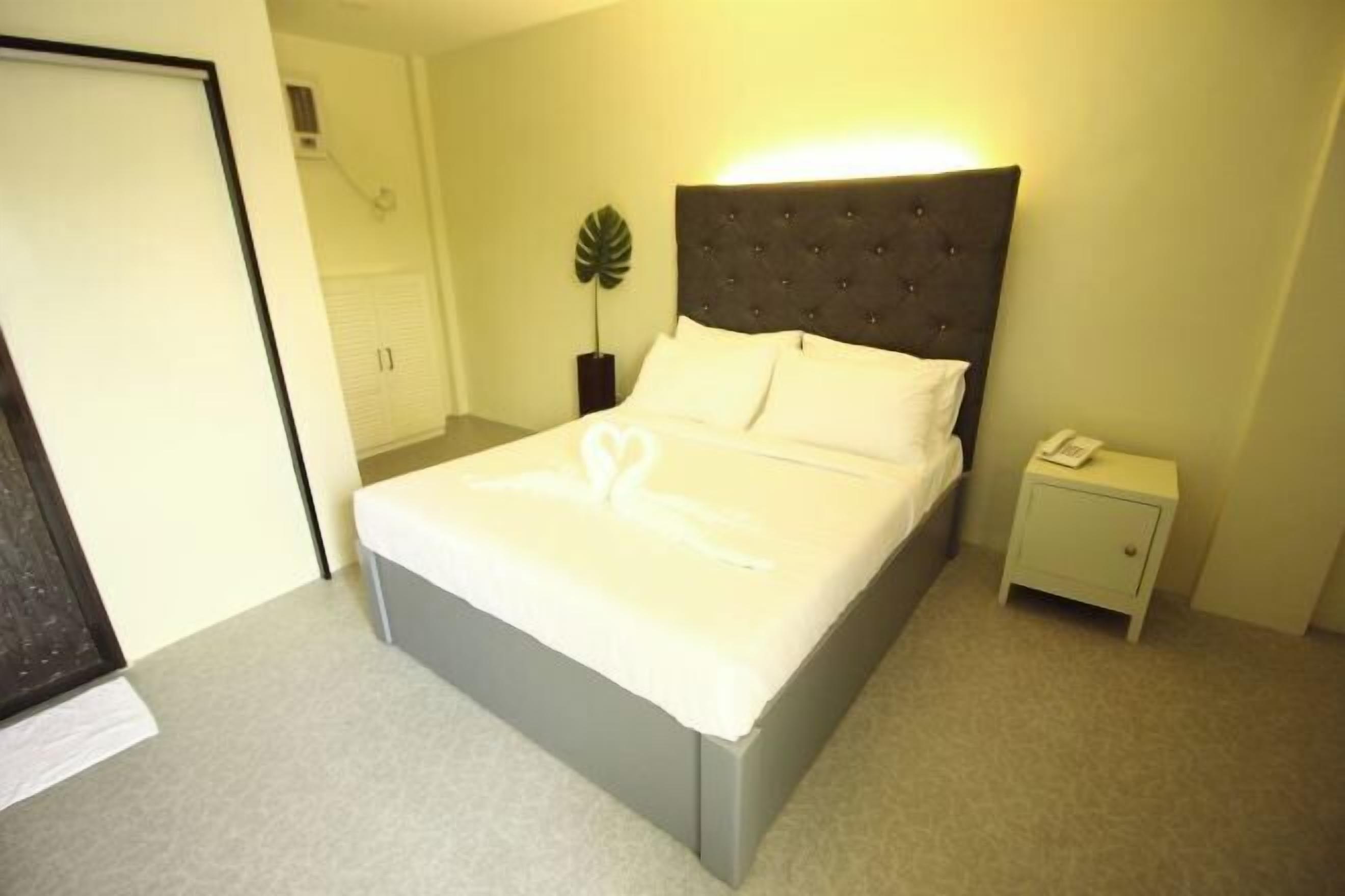 Desk, iron/ironing board, free WiFi, bed sheets