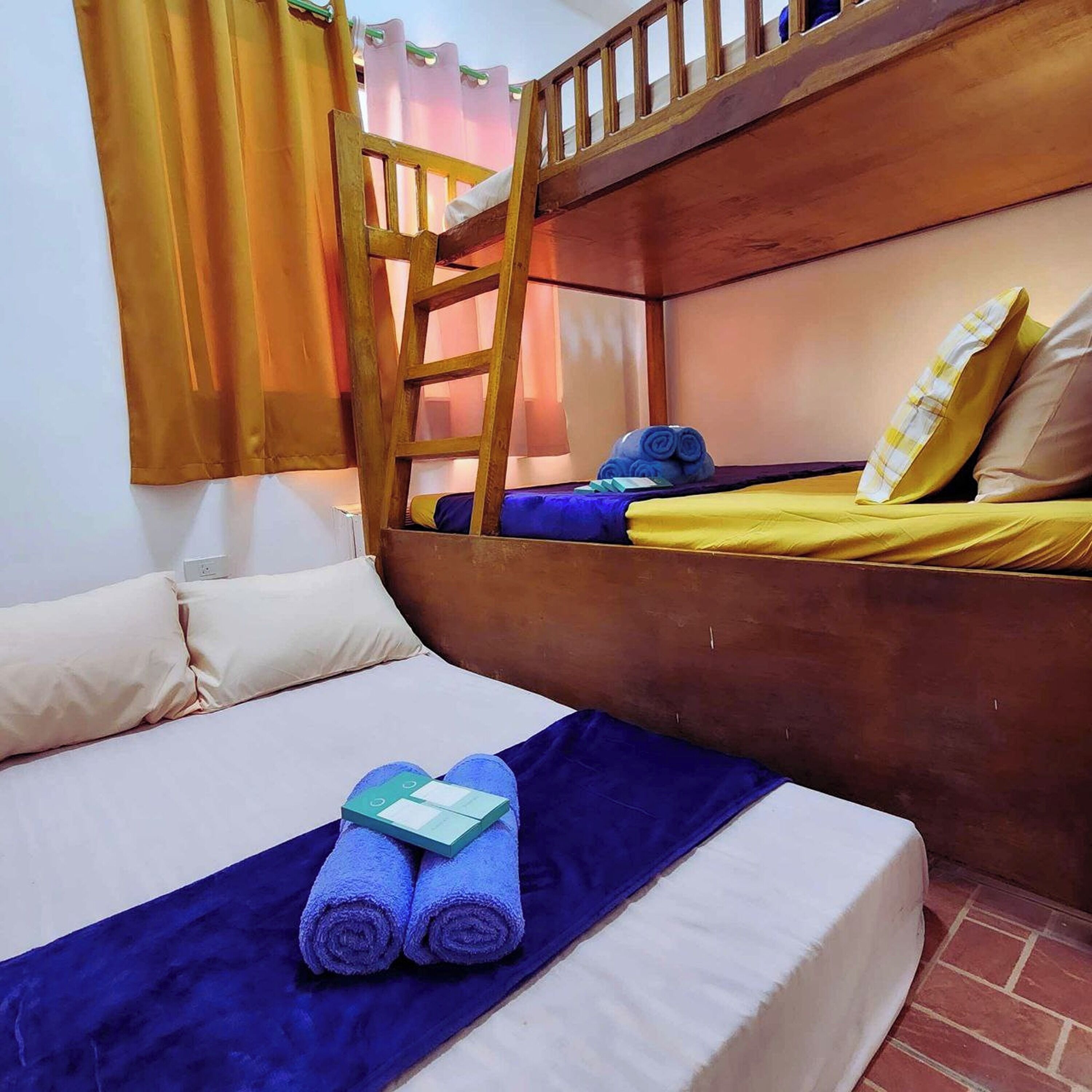 Familienzimmer | Schreibtisch, kostenloses WLAN, Bettwäsche