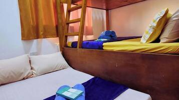 Familienzimmer | Schreibtisch, kostenloses WLAN, Bettwäsche