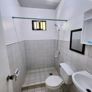 Bathroom - Pertible Beach Resort By Zuzu (Anda)