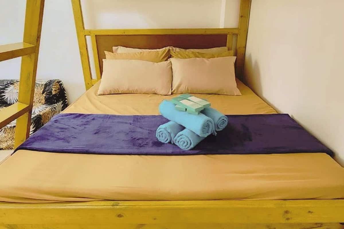 Deluxe Room | Desk, free WiFi, bed sheets
