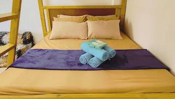 Deluxe Room | Desk, free WiFi, bed sheets