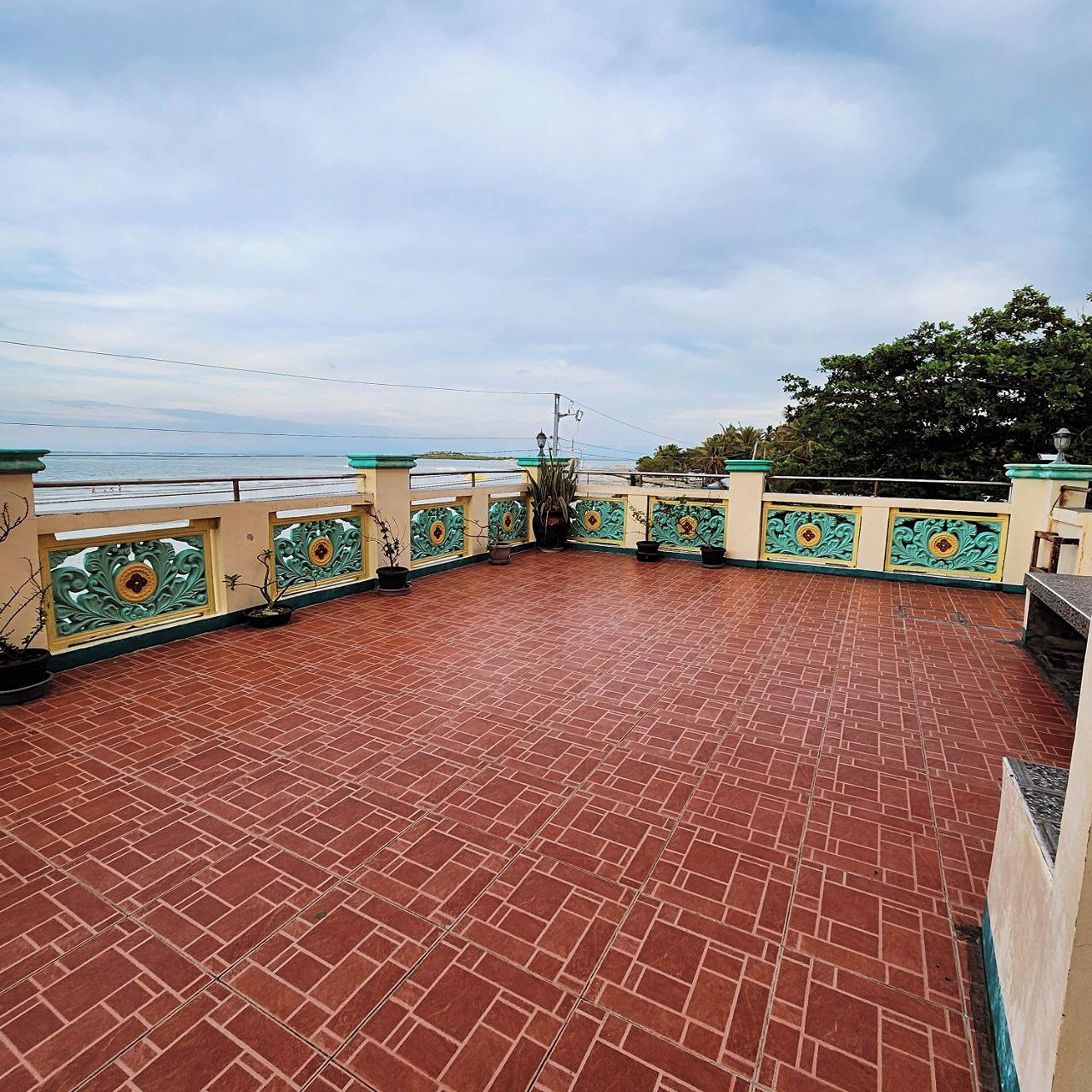 الإطلالة من المنشأة