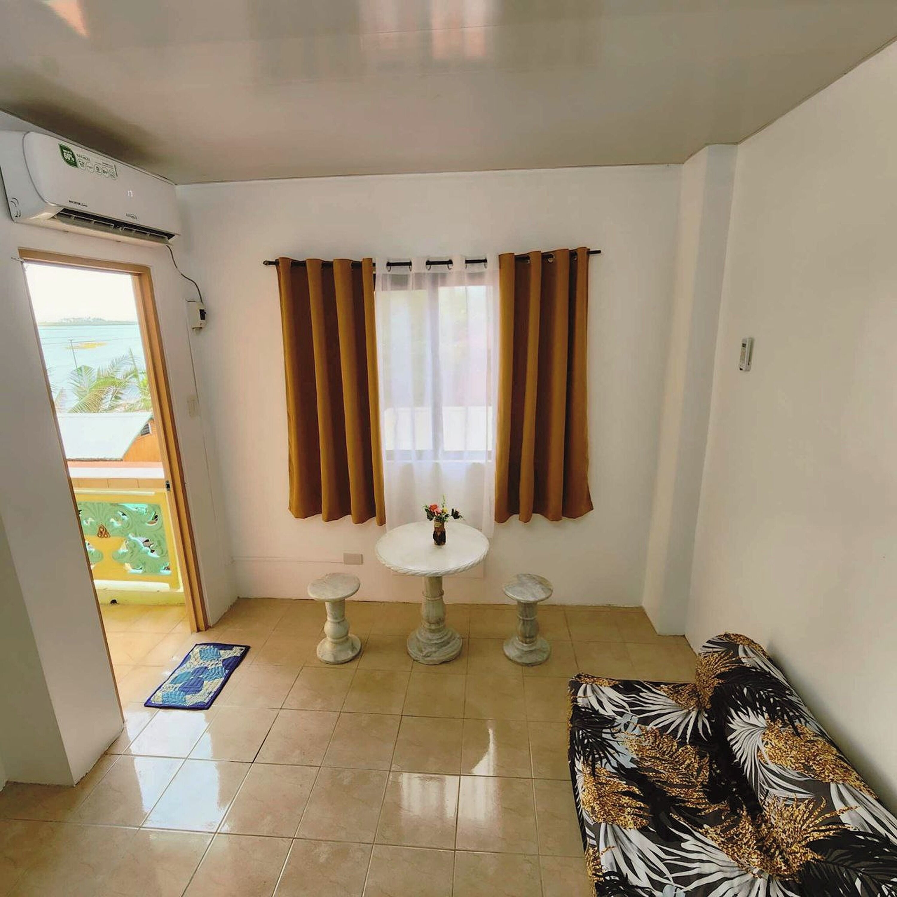 Deluxe Room | Desk, free WiFi, bed sheets