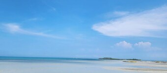 Pertible Beach Resort