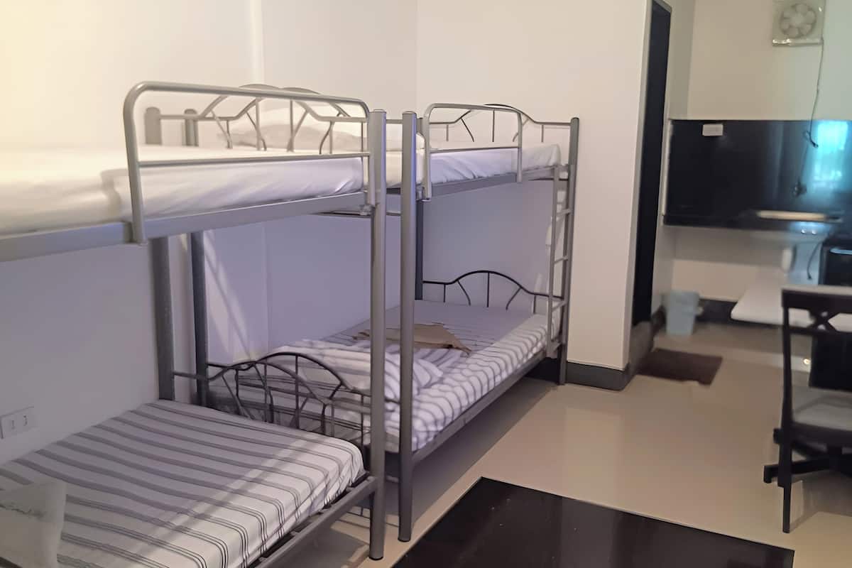 Standaard kamer | 1 slaapkamer, een minibar, een bureau, gratis wifi