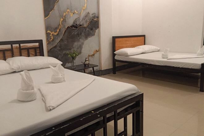 Minibar, bàn, truy cập Internet không dây miễn phí, bộ trải giường 