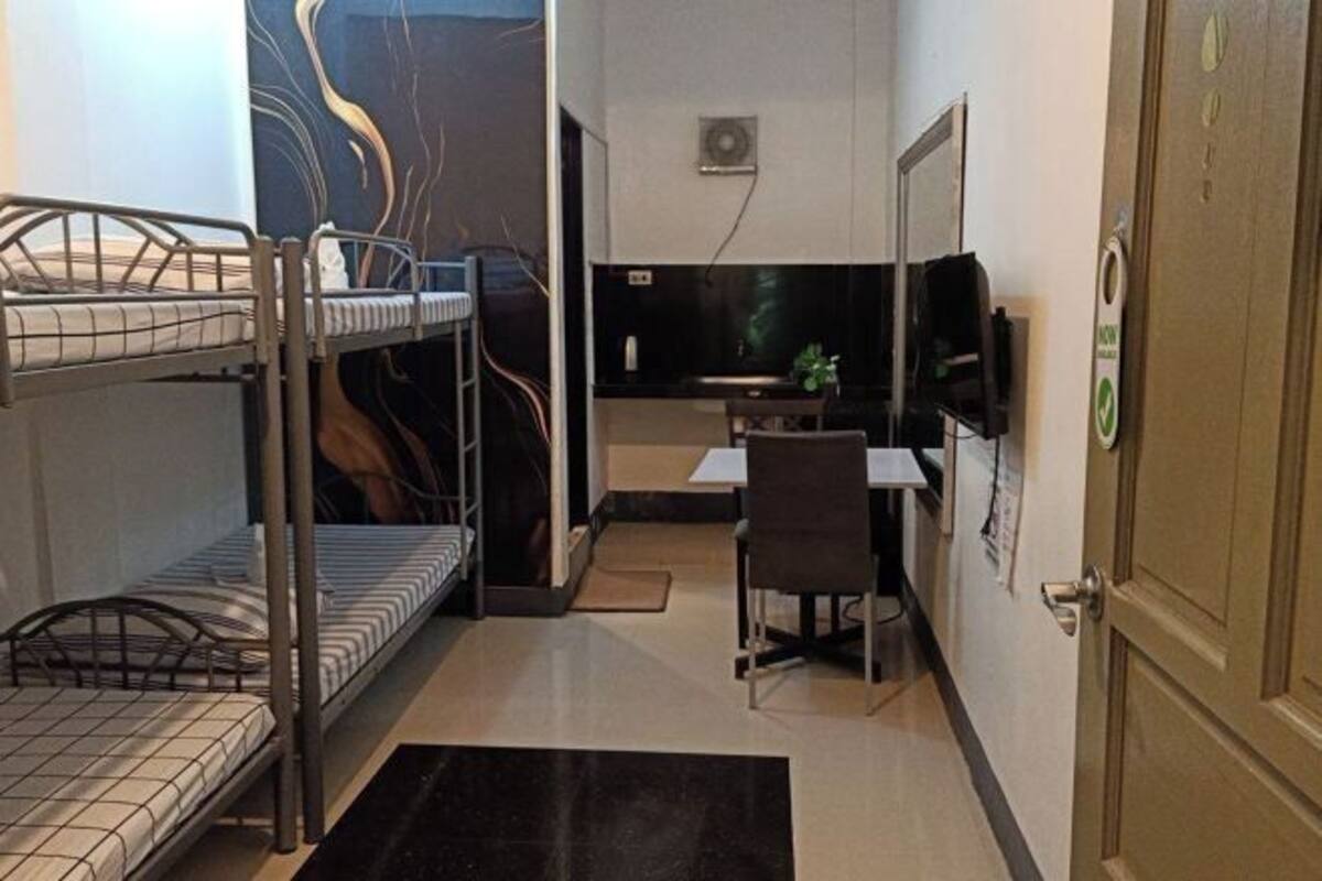 Minibar, desk, free WiFi, bed sheets