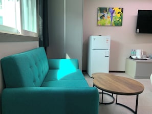 Superior-huone | Tallelokero huoneessa, työpöytä, silitysrauta/-lauta, ilmainen Wi-Fi