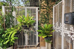 Interior entrance - Baan Nara 15 (Bangkok)