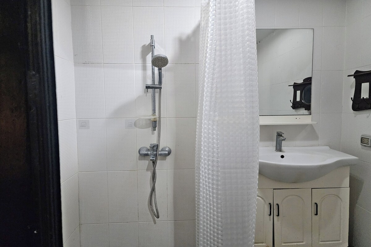 Bathroom | Shower, rainfall showerhead, free toiletries, towels