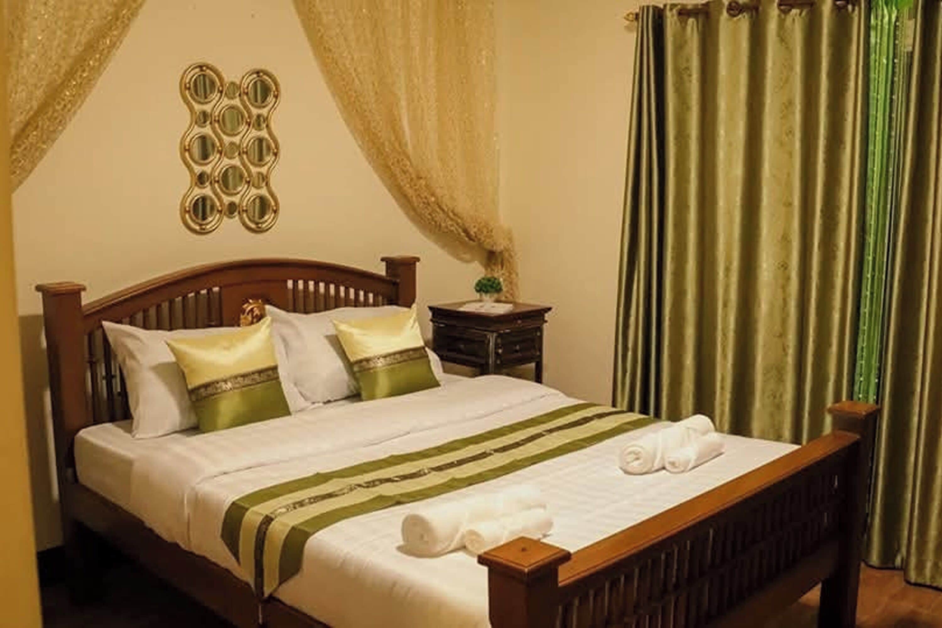 Deluxe Double Room | Desk, free WiFi, bed sheets