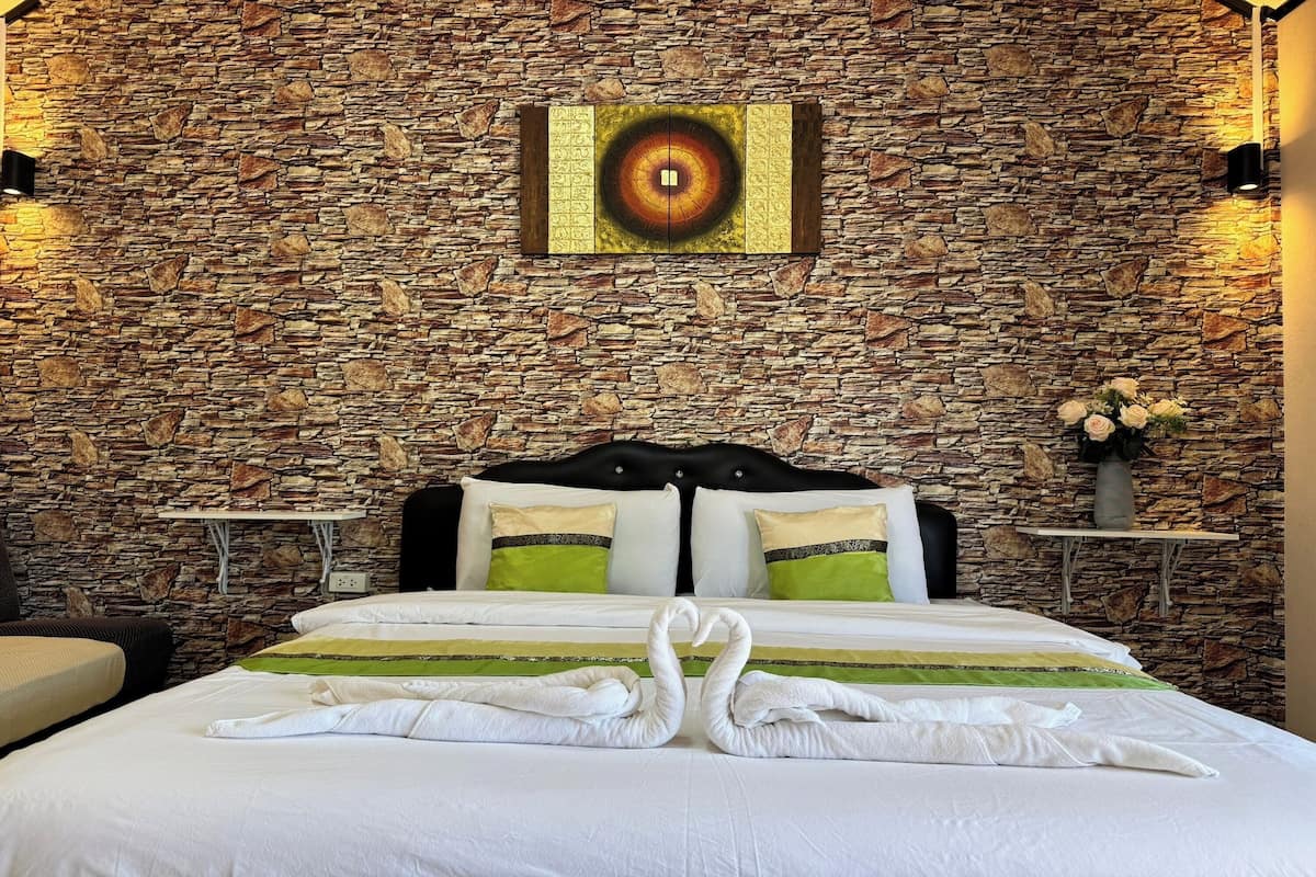 Standard Double Room | 1 bedroom, in-room safe, desk, free WiFi
