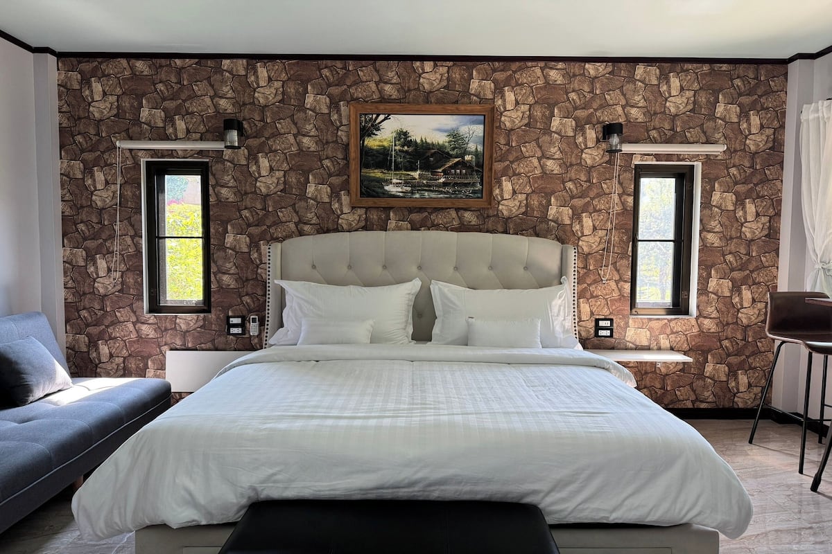 Executive Room | 1 bedroom, in-room safe, desk, free WiFi
