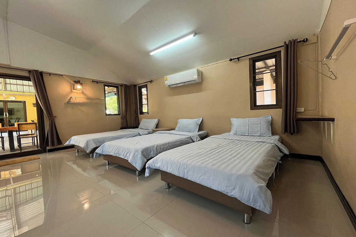 Shared Dormitory | 1 bedroom, in-room safe, desk, free WiFi