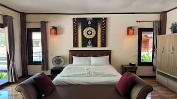Superior Room | In-room safe, desk, free WiFi, bed sheets