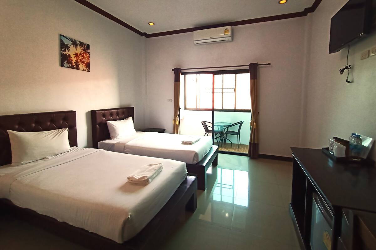 Desk, WiFi (free), bed sheets
