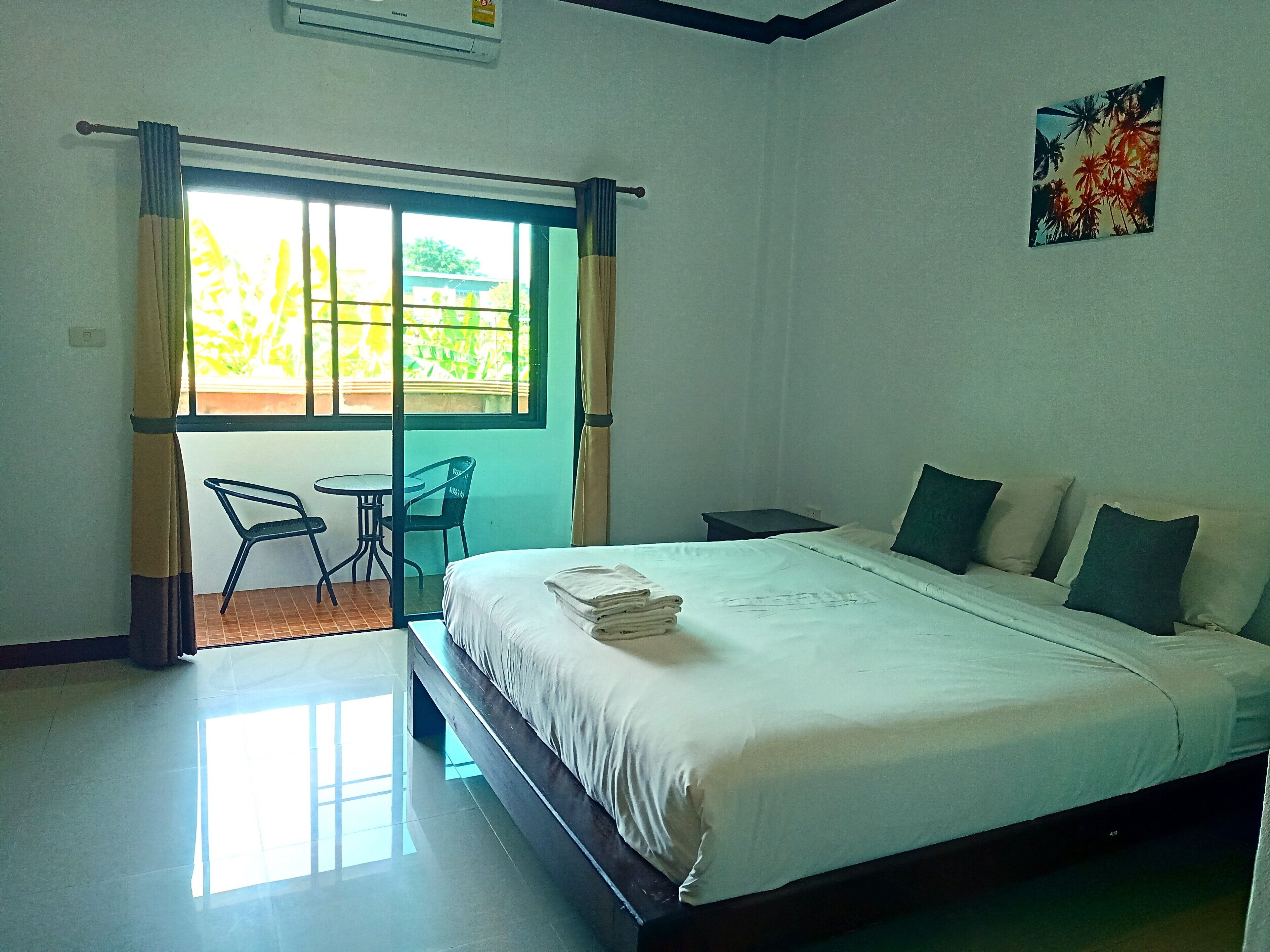 Desk, free WiFi, bed sheets