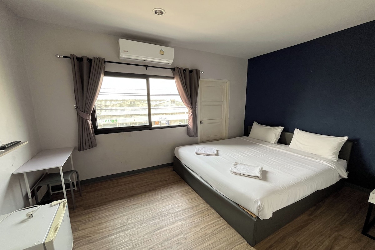 Habitación doble, 1 cama Queen size, balcón | Wifi gratis y ropa de cama