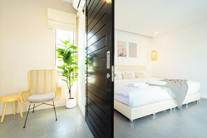 Comfort Villa, Private Pool, Mountain View | Desk, free WiFi, bed sheets