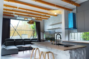 Design Villa, Private Pool, Mountain View | Desk, free WiFi, bed sheets