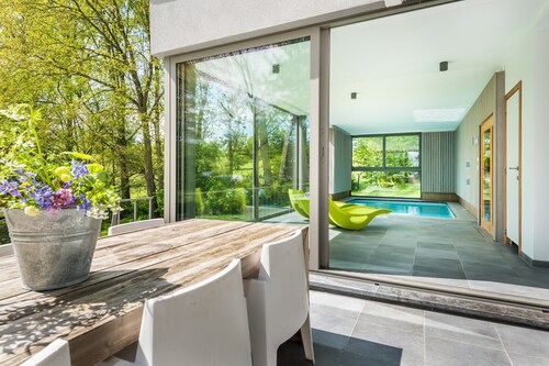 Vakantiehuis in Noiseux met Binnenzwembad