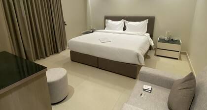 Studio King Bed with kitchen