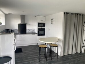 Mikrowelle, Ofen, Herdplatte, Geschirrspüler