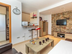 2 多间卧室、上网接入